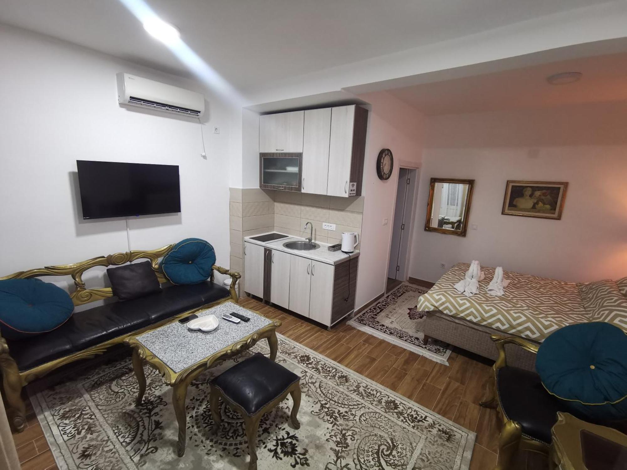 Mitrovici  In Apartments Airport מראה חיצוני תמונה
