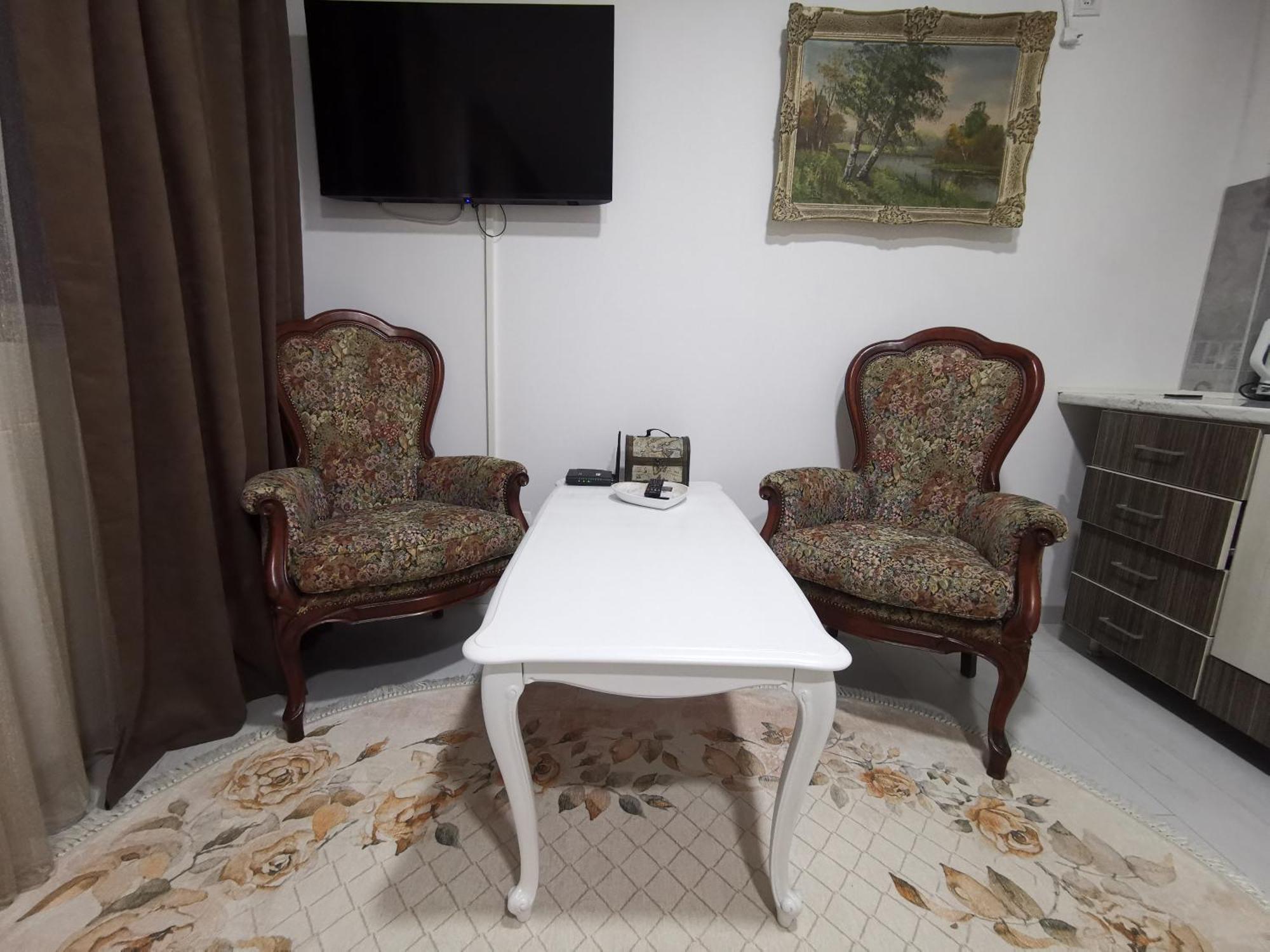 Mitrovici  In Apartments Airport מראה חיצוני תמונה